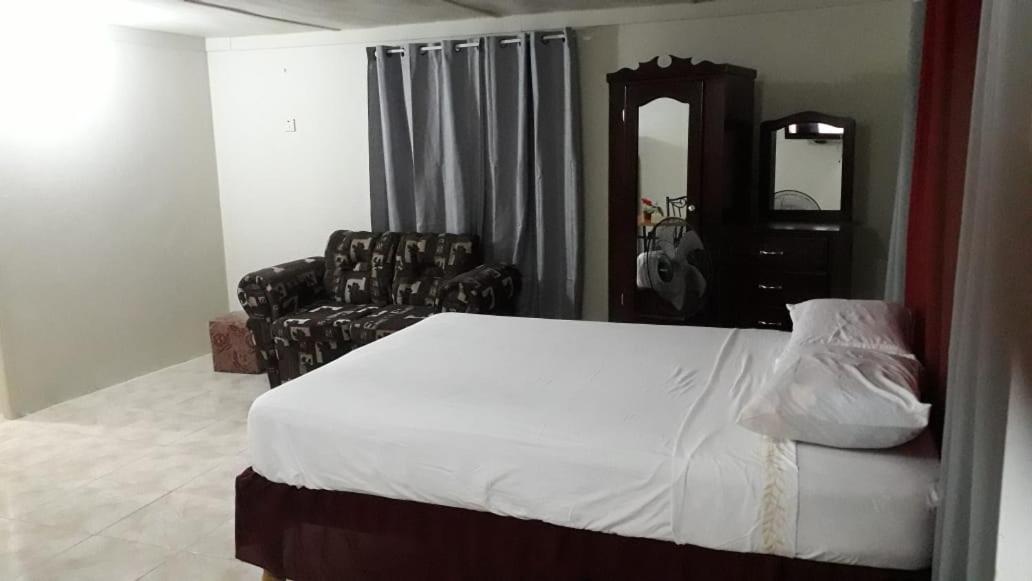 Apartments At Westvillage 5 No Ac Low Price Studio มอนเทโกเบย์ ภายนอก รูปภาพ